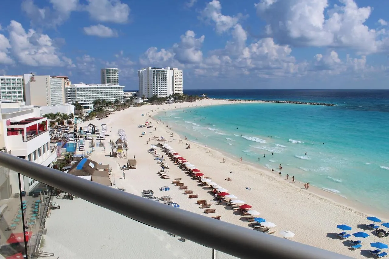 Apartment Oceanside Studio - Stunning Views, Ideal Location Cancun Mexico