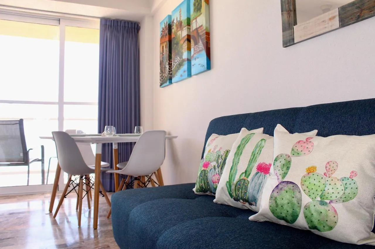 Oceanside Studio - Stunning Views, Ideal Location contacts