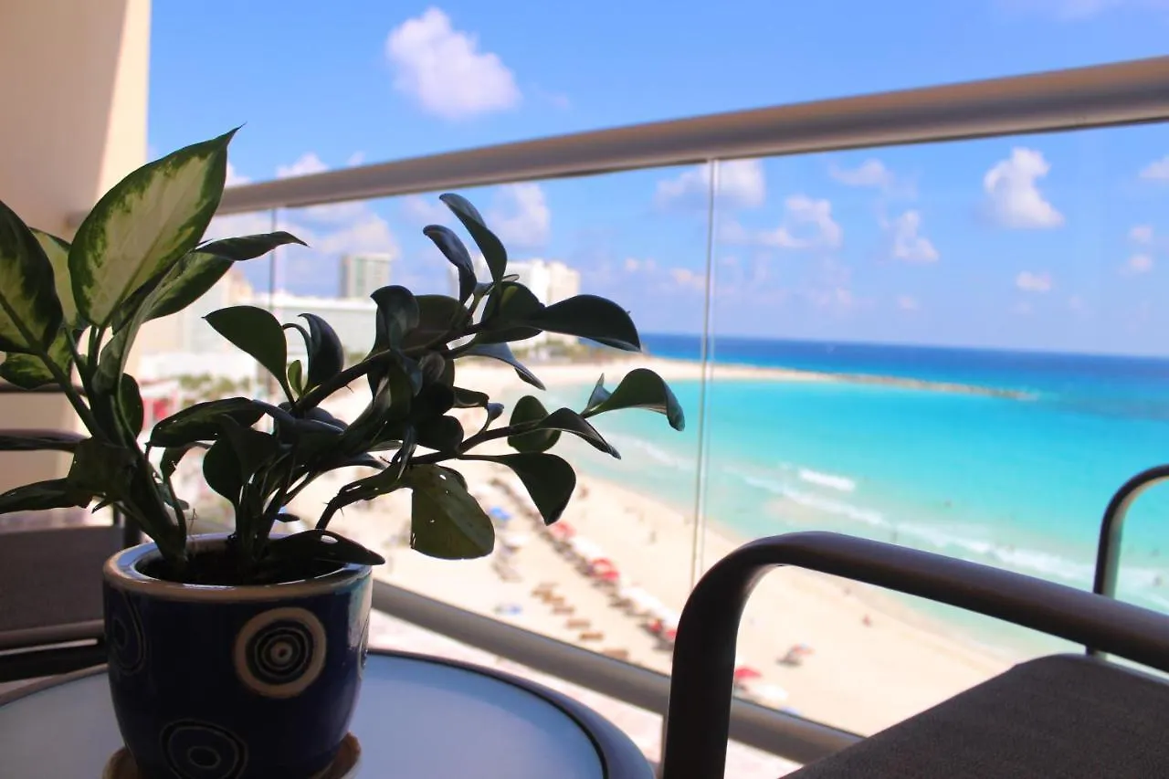 Oceanside Studio - Stunning Views, Ideal Location Cancun Mexico